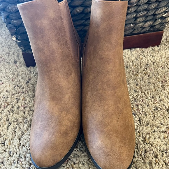 Super cute ankle boots size 6. Brand new! - Picture 3 of 3